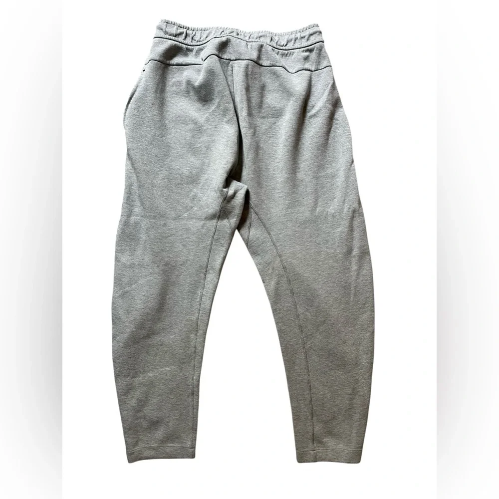 Nike‎ Tech Fleece Joggers Men's M Gray Bottom Soft Pants FLAWED PLEASE READ✅